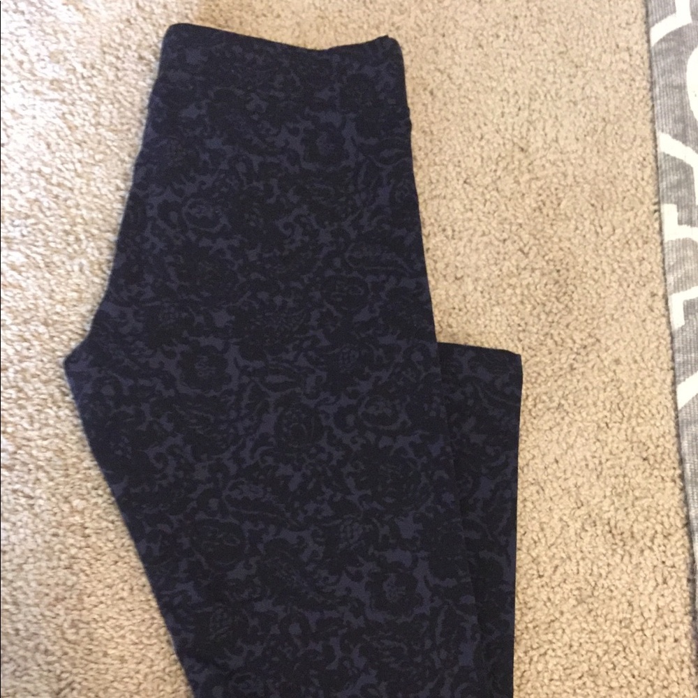New Royal Paisley Print Leggings